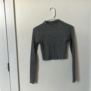 Cropped turtle neck shirt from Aeropostale. Size XS a fitted top soft material
